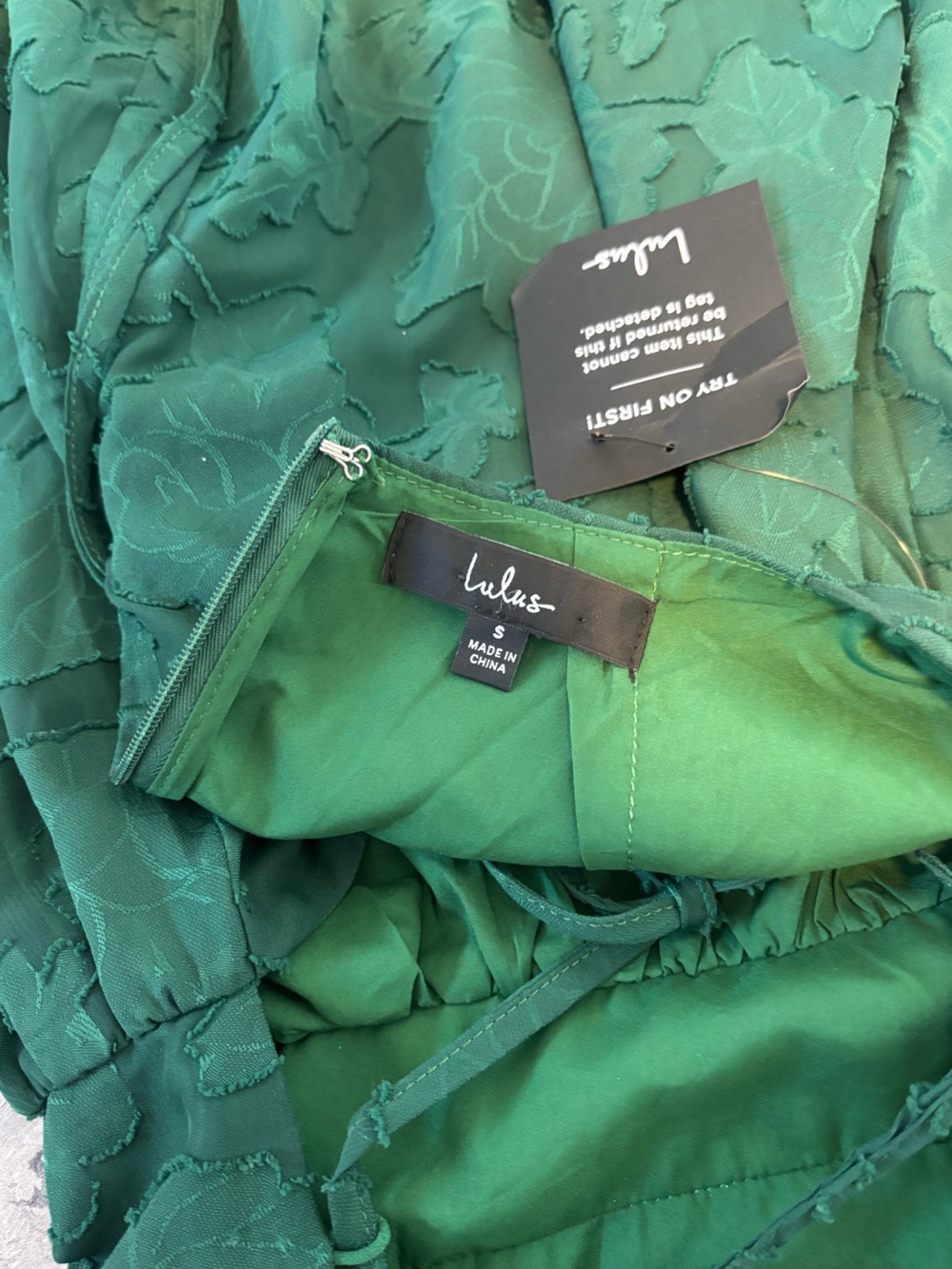 Lulus NWT Emerald Green Floral Jacquard Maxi Dress Long Sleeve Tie Back Size S - Picture 3 of 11